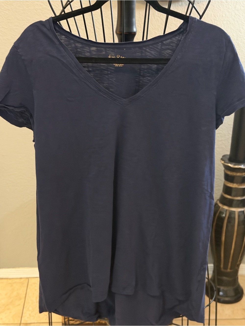 Lilly Pulitzer Shirt Womens Extra Large Navy V-Neck 100% Cotton Wide Bottom